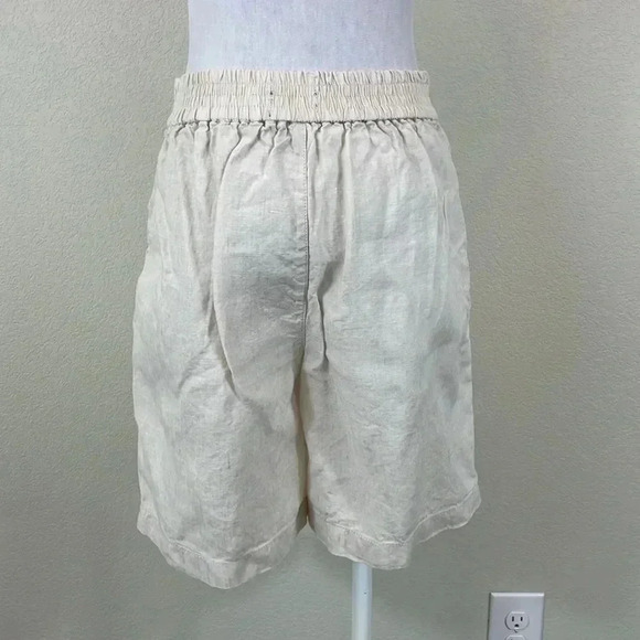 Tahari 100% linen beige shorts size small - Picture 3 of 6